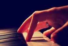 股票最好的app软件:配资概念股票-刘强东回老家宿迁 现身大排档与路人搂肩合影 网友：东哥真给面子 排场满满